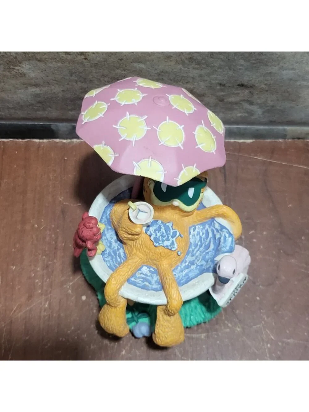Danbury Mint Garfield Figurine on Vacation1992